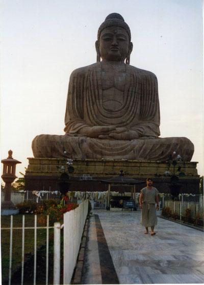 Батхая, статуя Будды